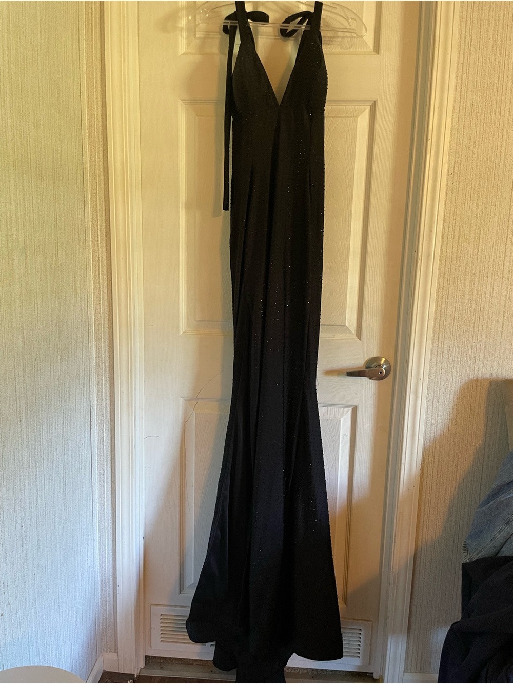 Elegant Black Halter Prom Gown with Side Thigh Slit - Picture 11 of 14